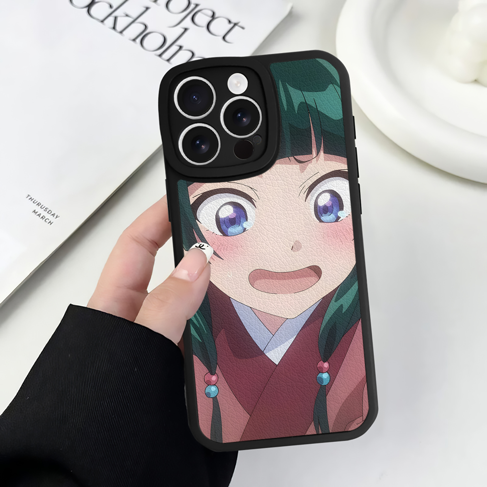 （画像用） 薬屋のひとりごと The Apothecary Diaries 【iPhone 16シリーズ対応】シリコンスマホケース（レザー調） 材質：シリコン